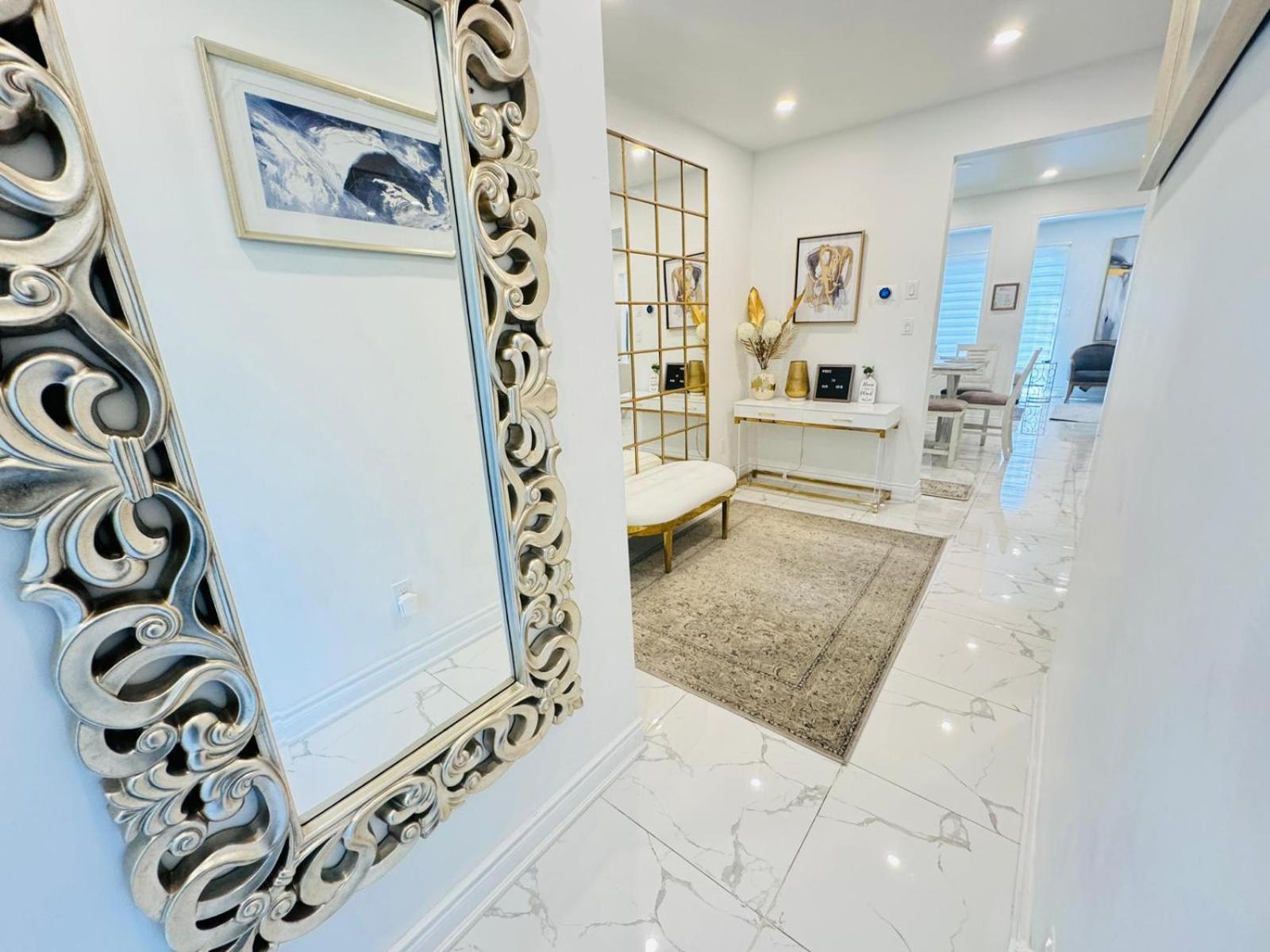 Luxury Home In Toronto Місісаґа Екстер'єр фото